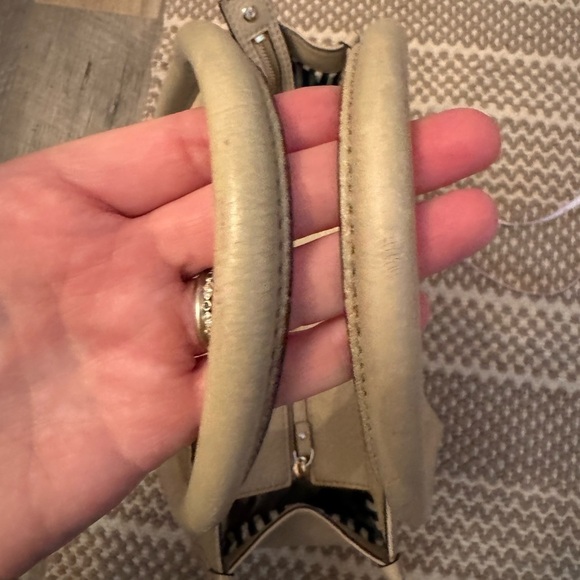 Kate Spade beige nude cream Leather Southport Avenue Lydia Satchel Purse Bag - Picture 16 of 16